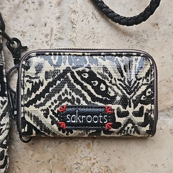 Saks Roots 2 in 1 Crossbody and Wallet with Rope Strap Bag - Picture 5 of 9